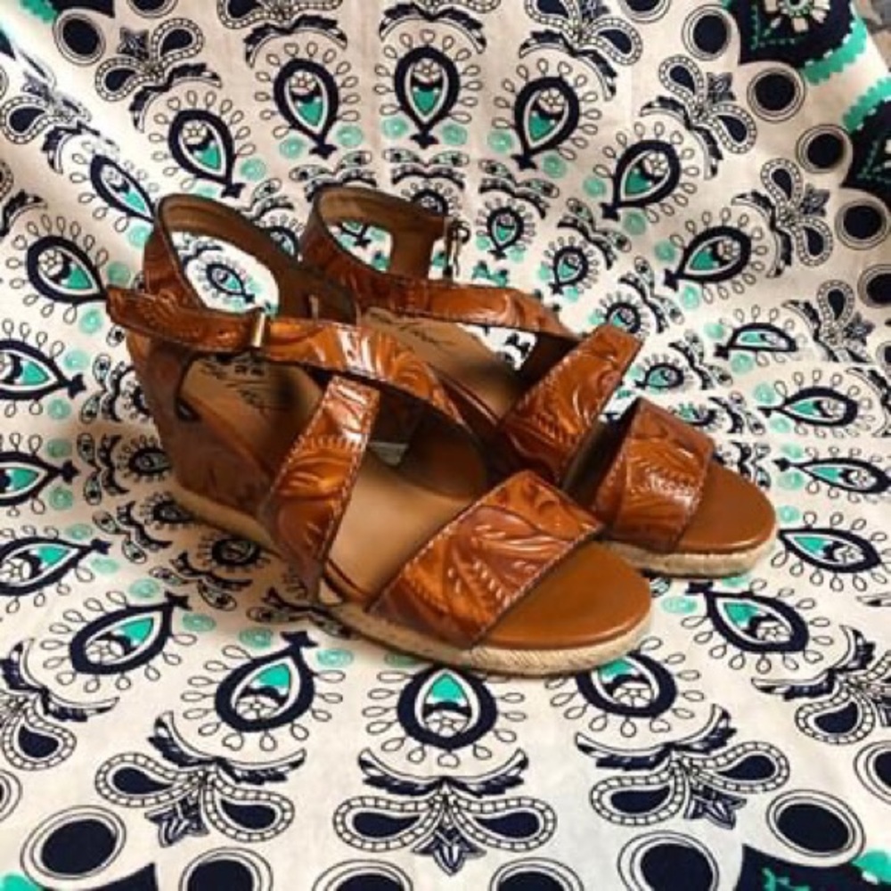 Patricia Nash Wedges - Picture 1 of 3